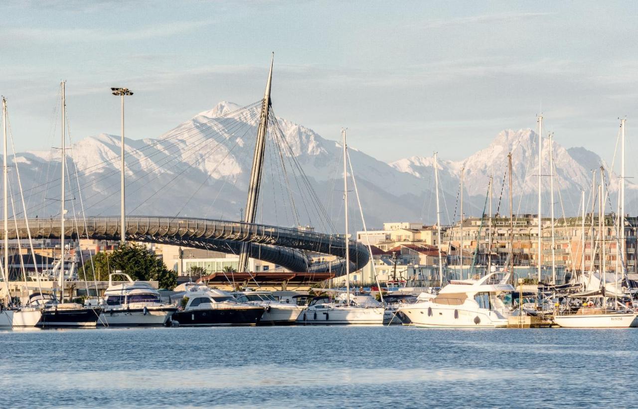 Casa Klimt Vicinissima Al Mare Parcheggio Privato Gratuito Se Disponibile Apartment Pescara Luaran gambar