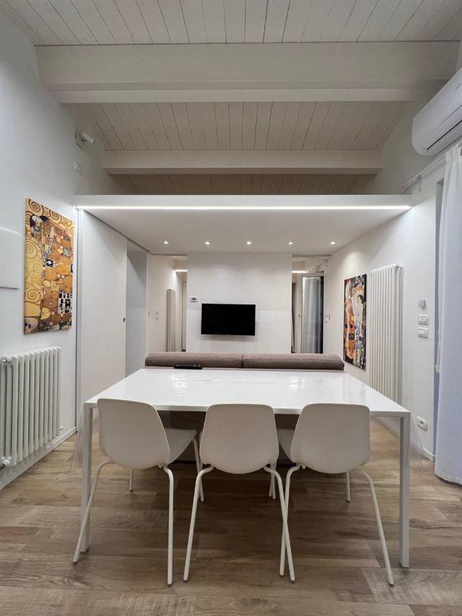Casa Klimt Vicinissima Al Mare Parcheggio Privato Gratuito Se Disponibile Apartment Pescara Luaran gambar