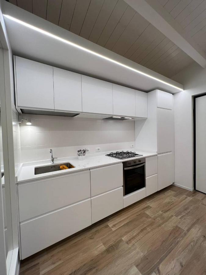 Casa Klimt Vicinissima Al Mare Parcheggio Privato Gratuito Se Disponibile Apartment Pescara Luaran gambar